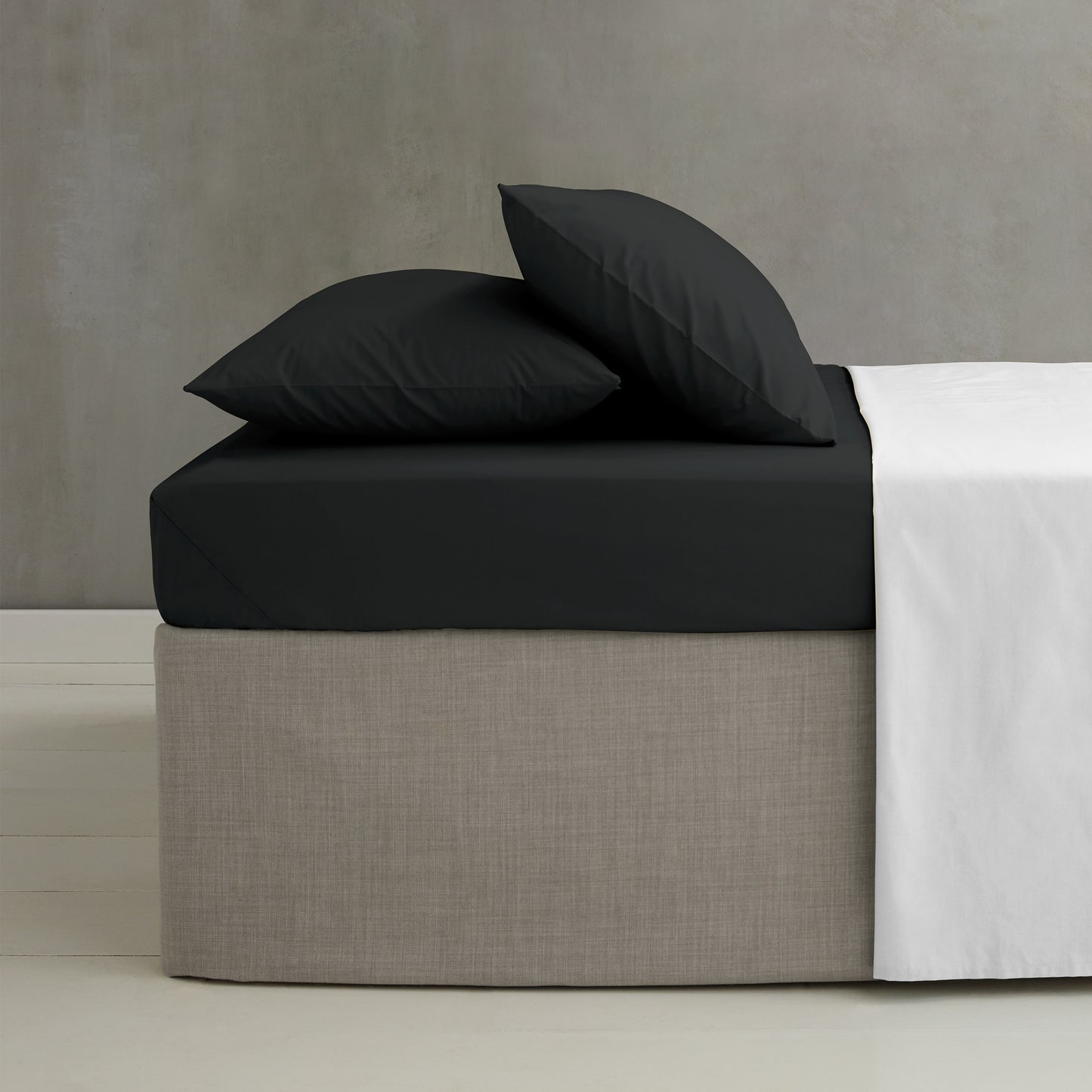 Catherine Lansfield Easy Iron Percale Fitted Sheet - Black