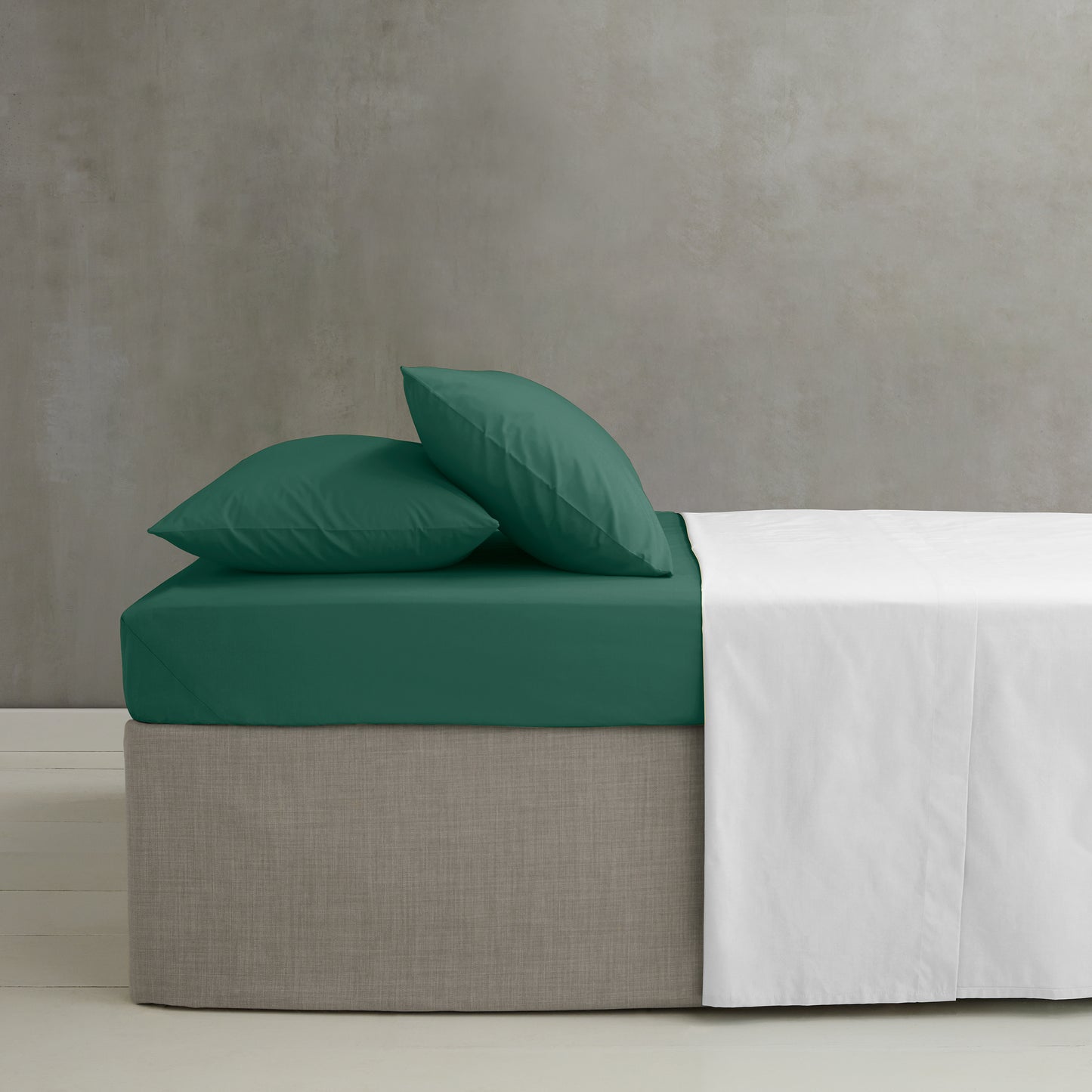 Catherine Lansfield Easy Iron Percale Fitted Sheet - Dark Green