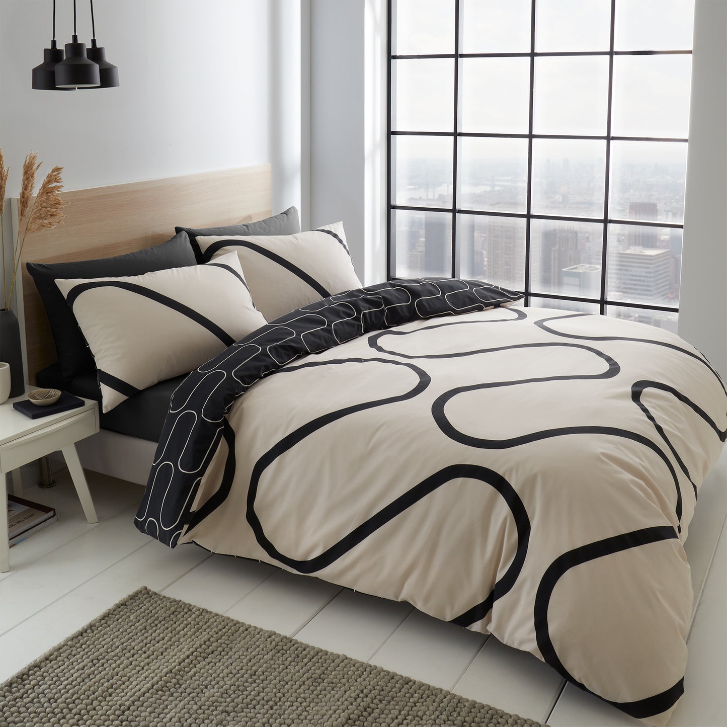 Catherine Lansfield Linear Curve Geometric Duvet Cover Set - Black