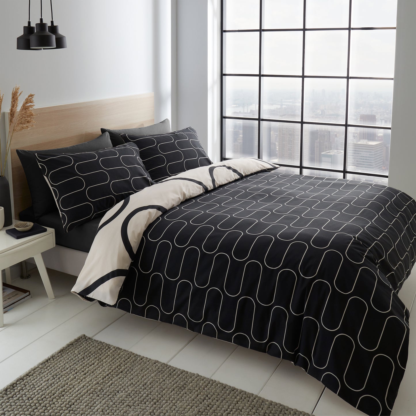 Catherine Lansfield Linear Curve Geometric Duvet Cover Set - Black
