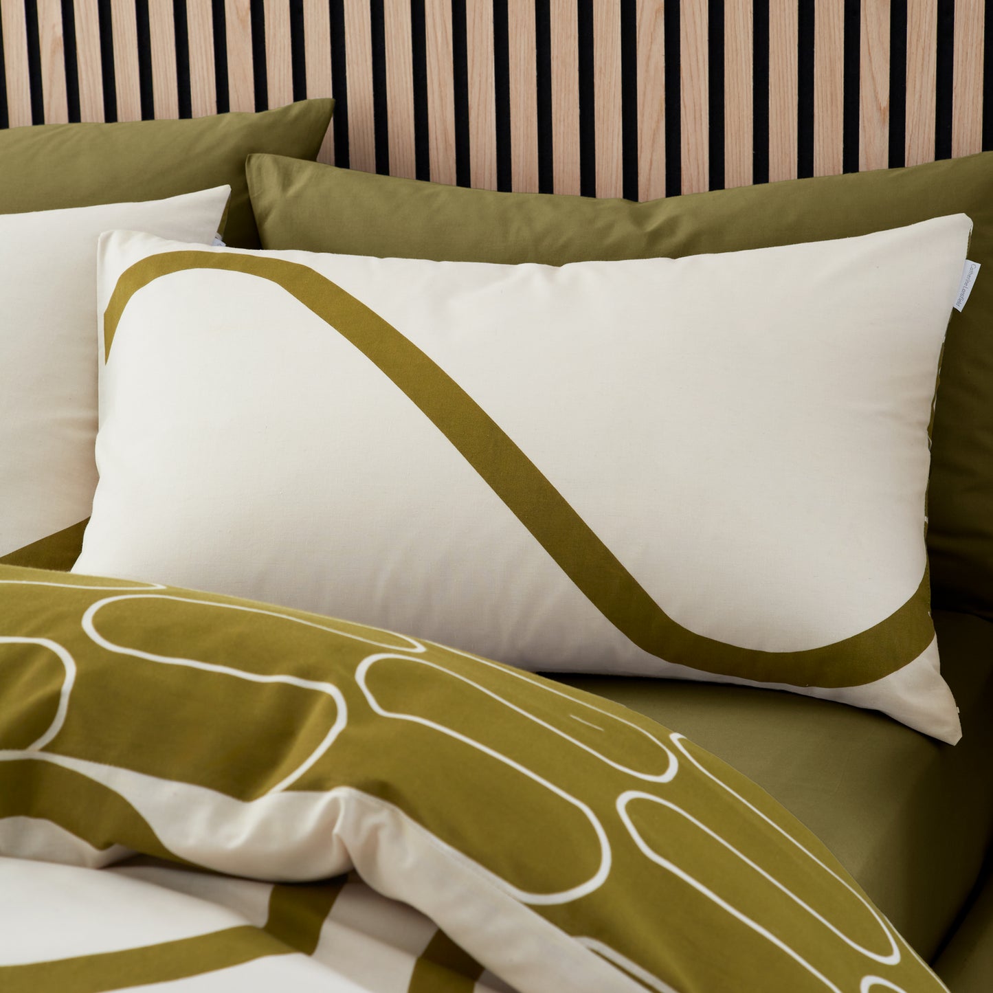 Catherine Lansfield Linear Curve Geometric Duvet Cover Set - Olive
