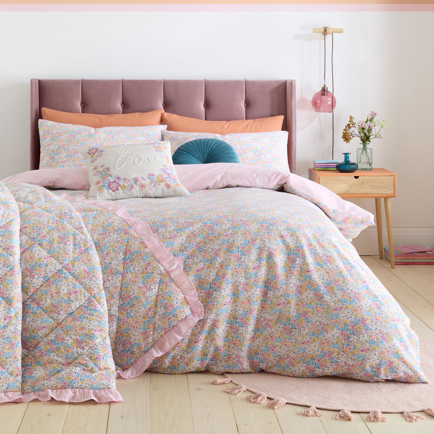 Catherine Lansfield Darcy Floral Bedspread