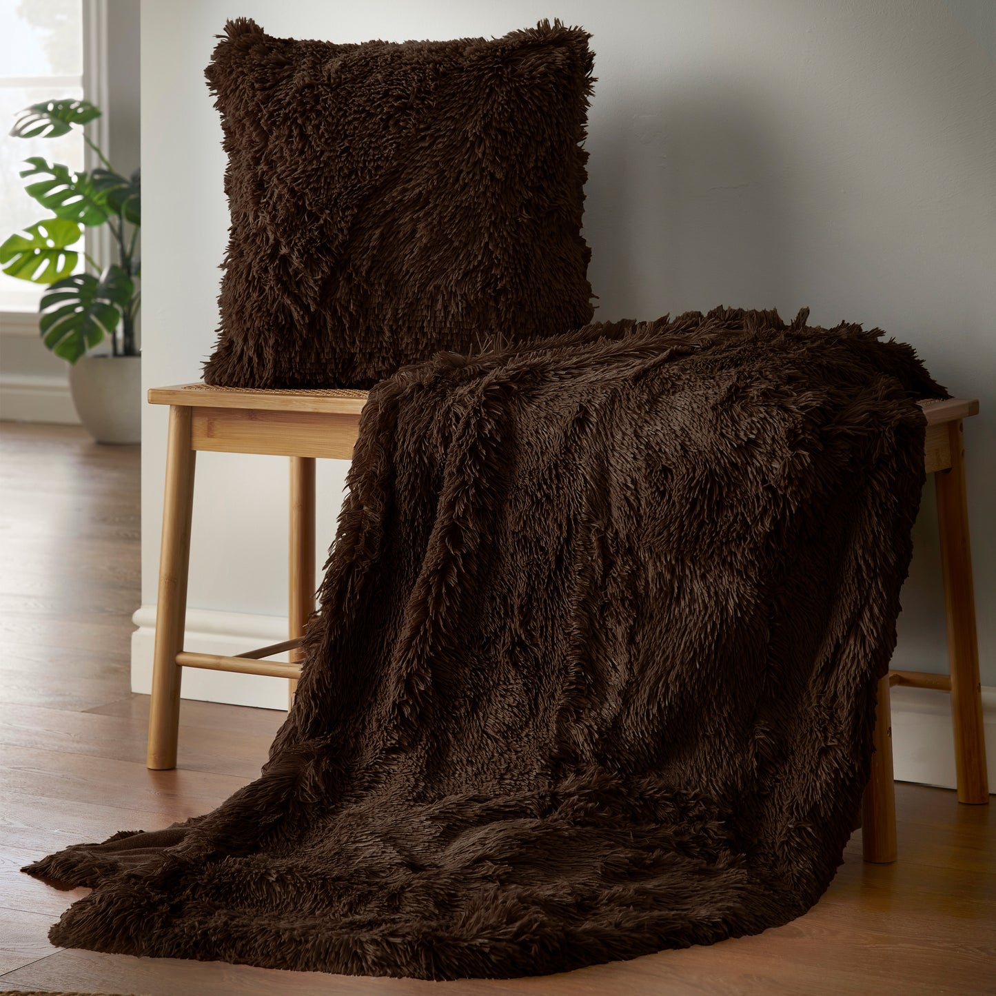 Catherine Lansfield Cuddly Throw - Chocolate