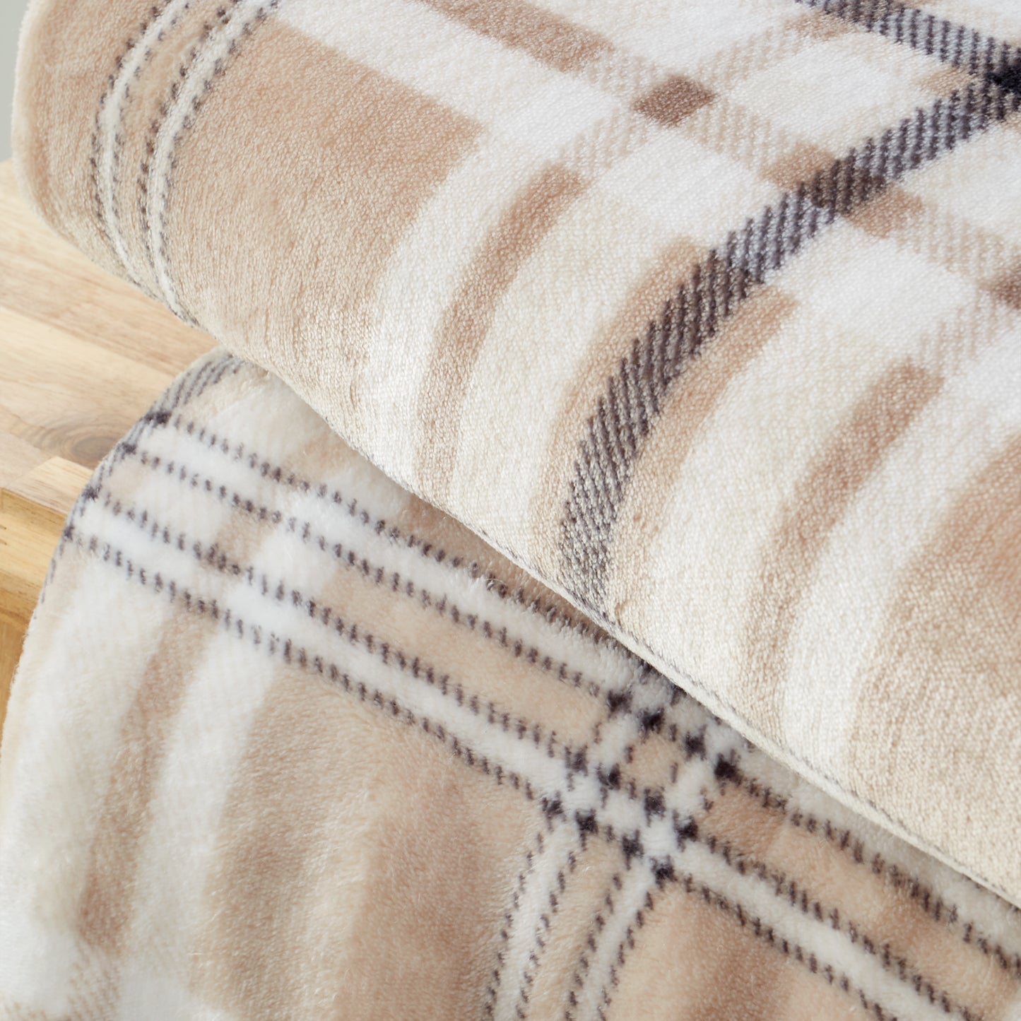 Catherine Lansfield Kelso Check Throw - Natural
