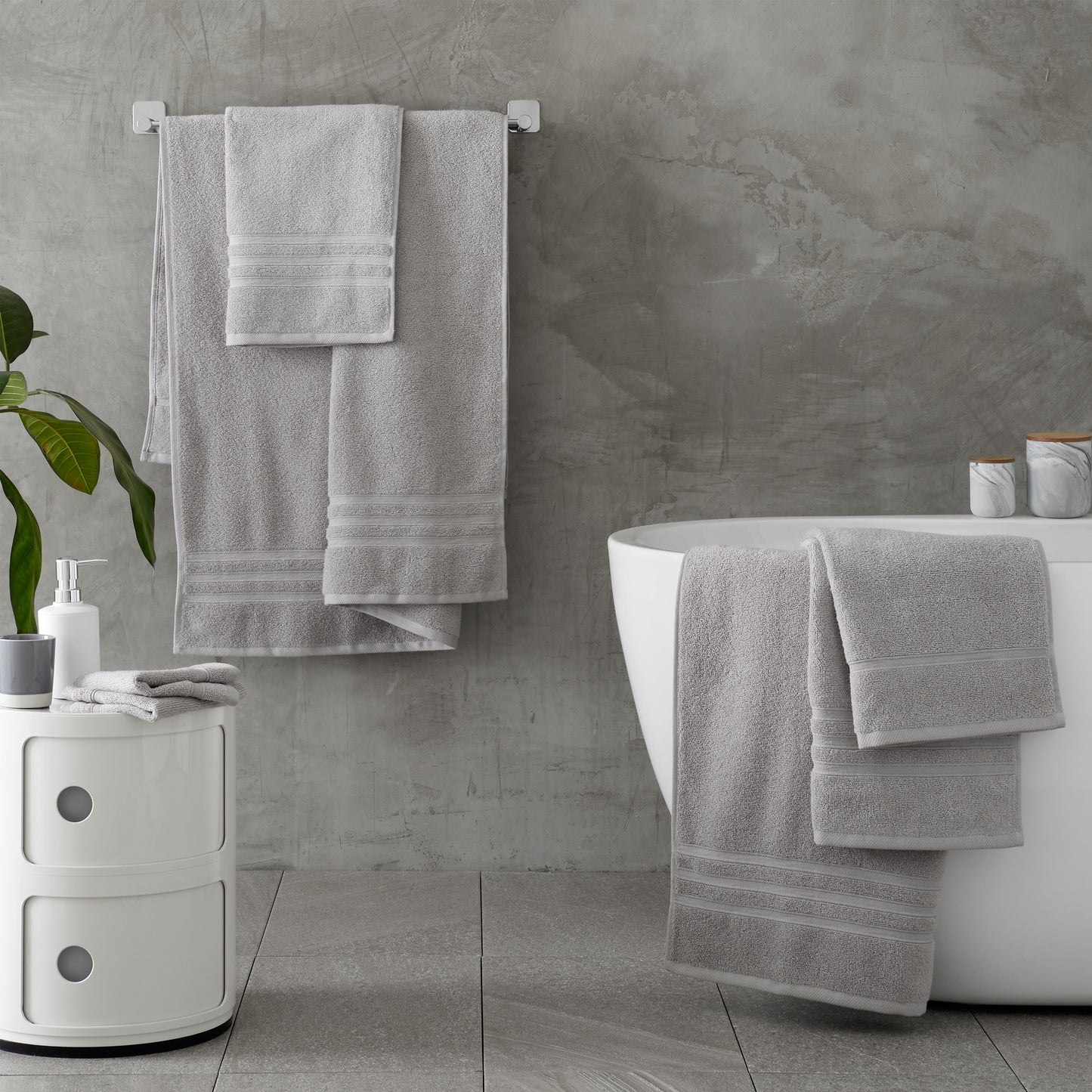 Catherine Lansfield Zero Twist Bath Towels - Silver