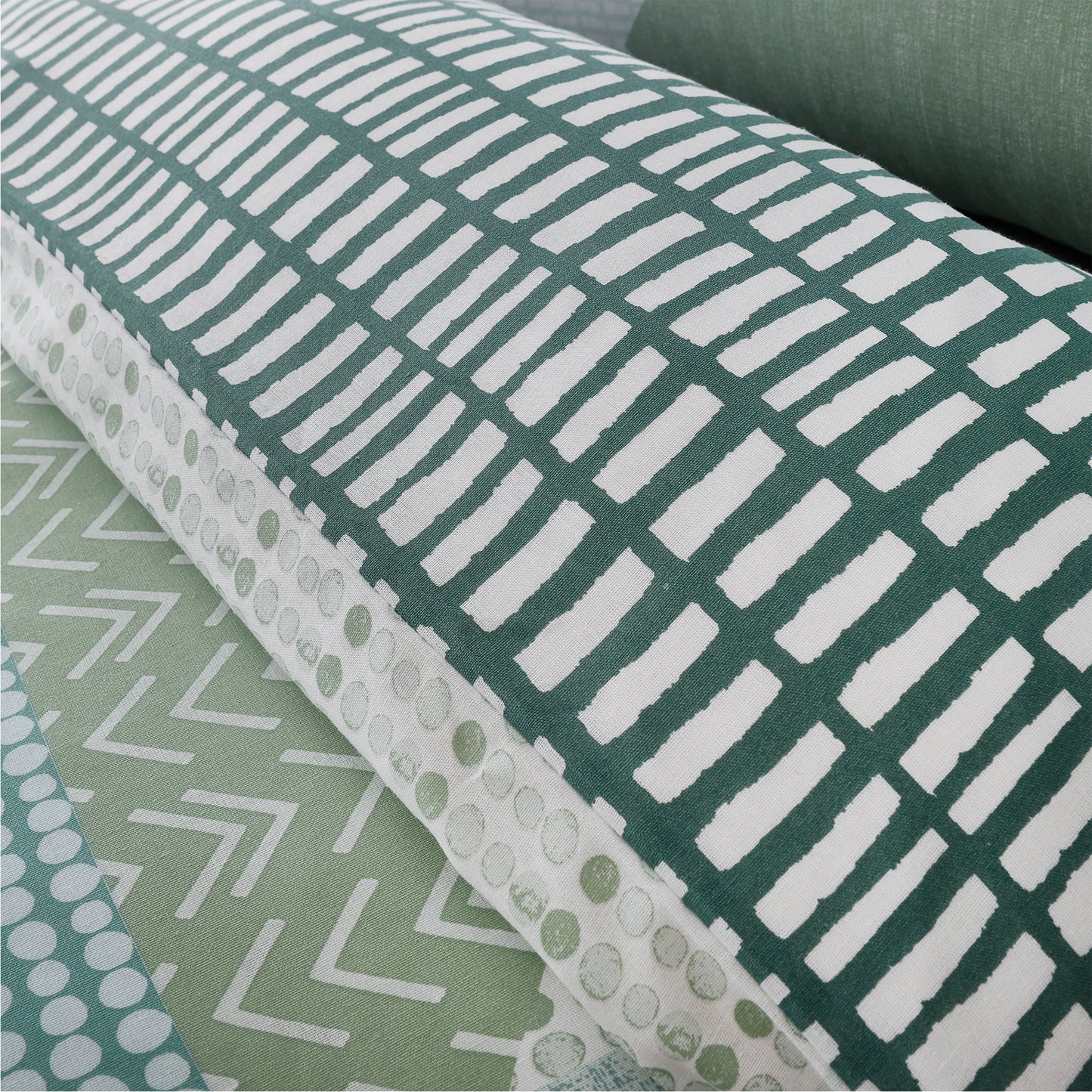 Catherine Lansfield Larsson Geo Duvet Cover Set - Green