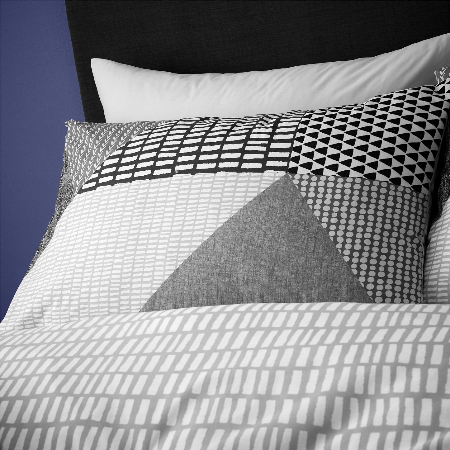 Catherine Lansfield Larsson Geo Duvet Cover Set - Grey