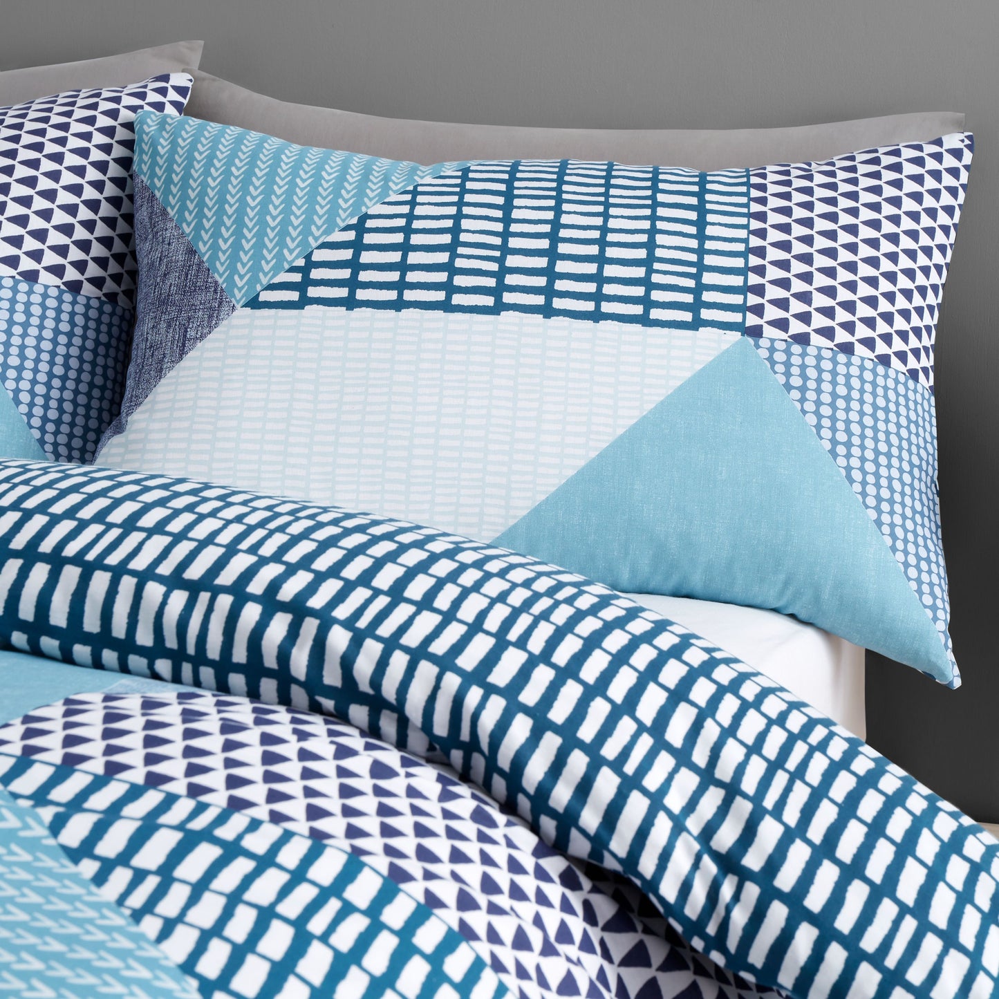 Catherine Lansfield Larsson Geo Duvet Cover Set - Teal