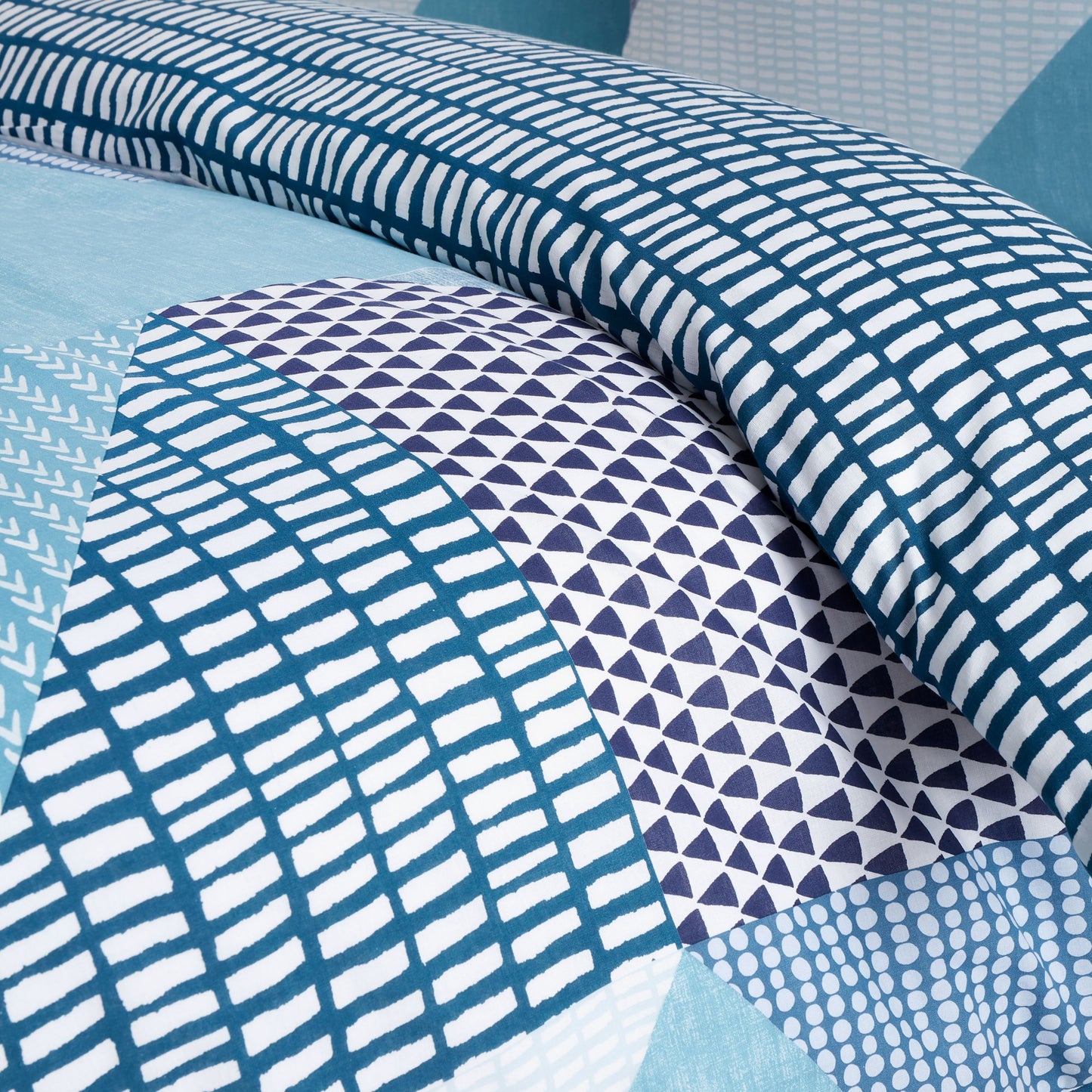 Catherine Lansfield Larsson Geo Duvet Cover Set - Teal