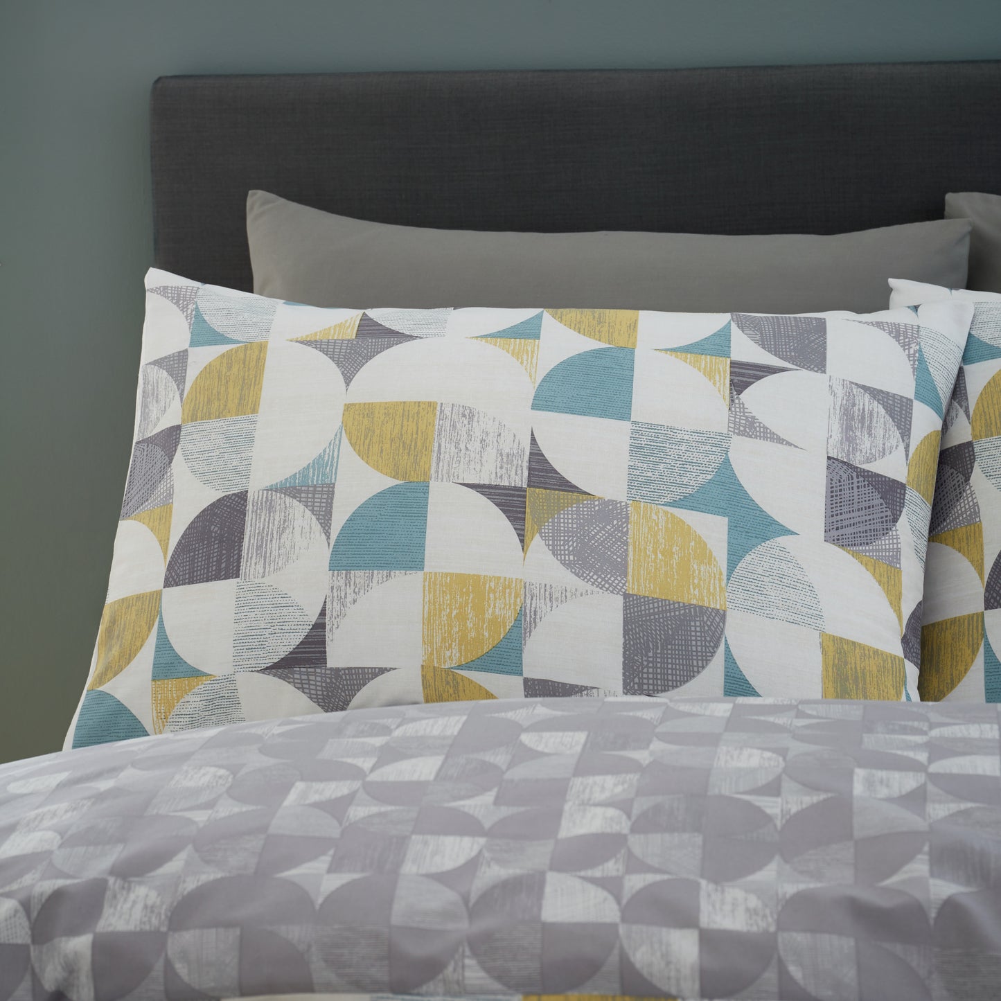 Catherine Lansfield Retro Circles Duvet Cover Set