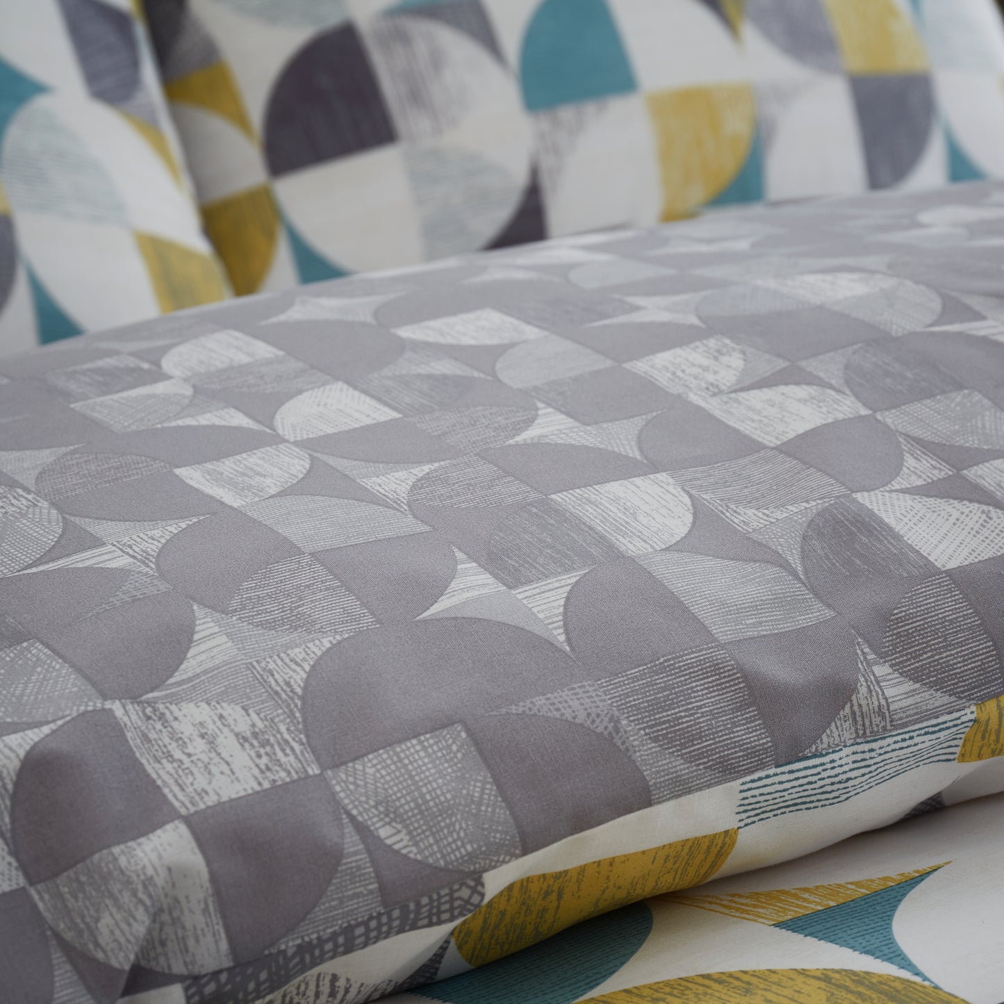 Catherine Lansfield Retro Circles Duvet Cover Set