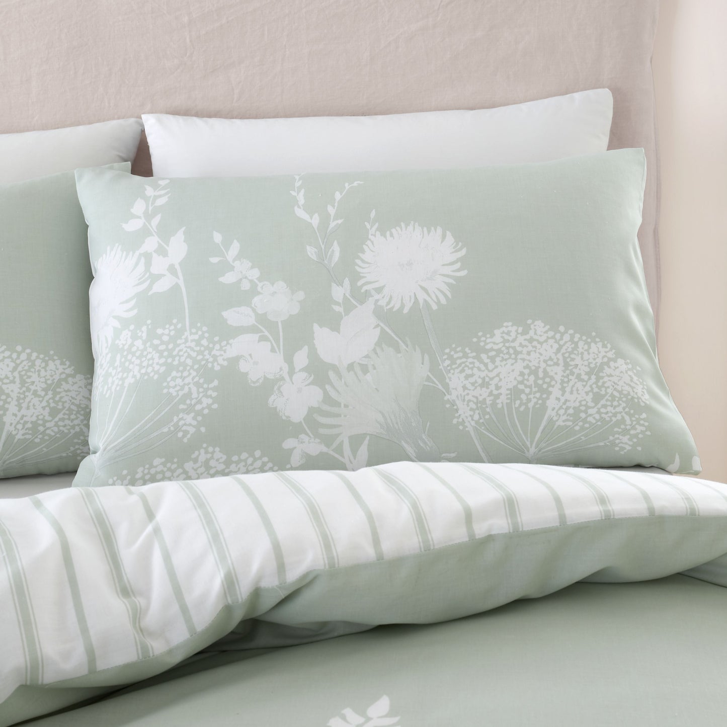 Catherine Lansfield Meadowsweet Floral Duvet Cover Set - Green