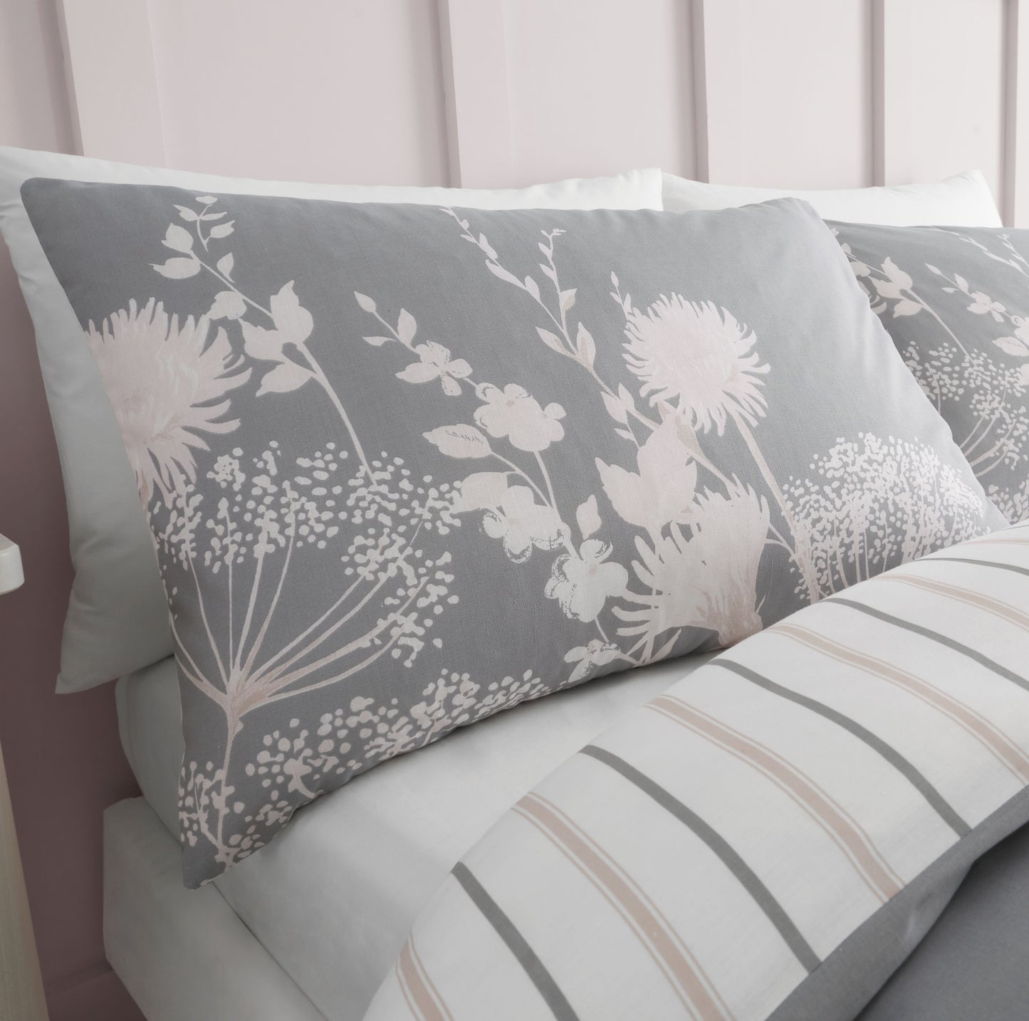 Catherine Lansfield Meadowsweet Floral Duvet Cover Set - Pink/Grey