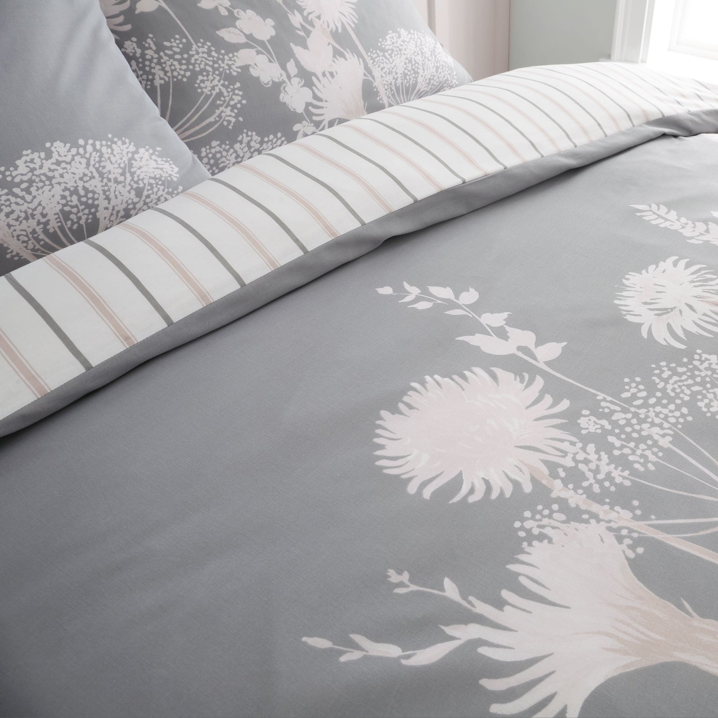 Catherine Lansfield Meadowsweet Floral Duvet Cover Set - Pink/Grey