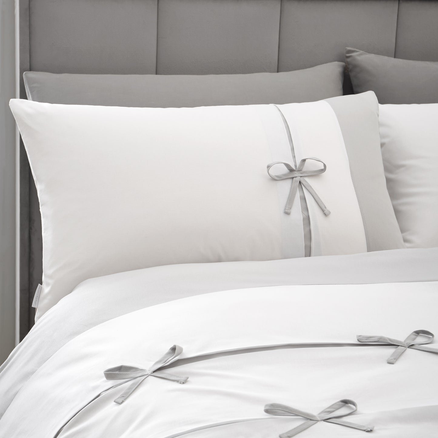 Catherine Lansfield Milo Bow Duvet Cover Set - White