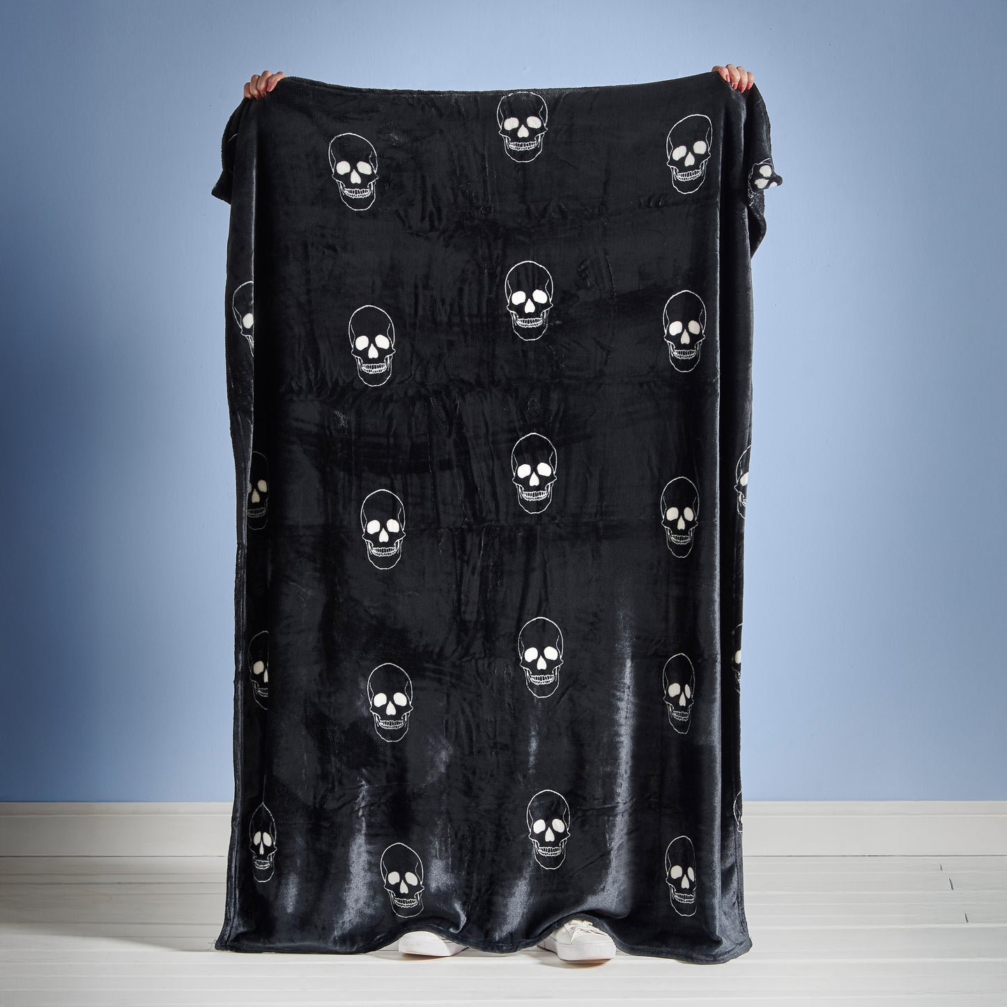 Catherine Lansfield Skulls Throw
