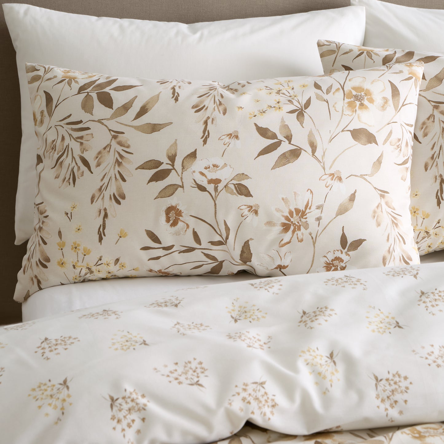 Catherine Lansfield Isadora Floral Duvet Cover Set - Natural