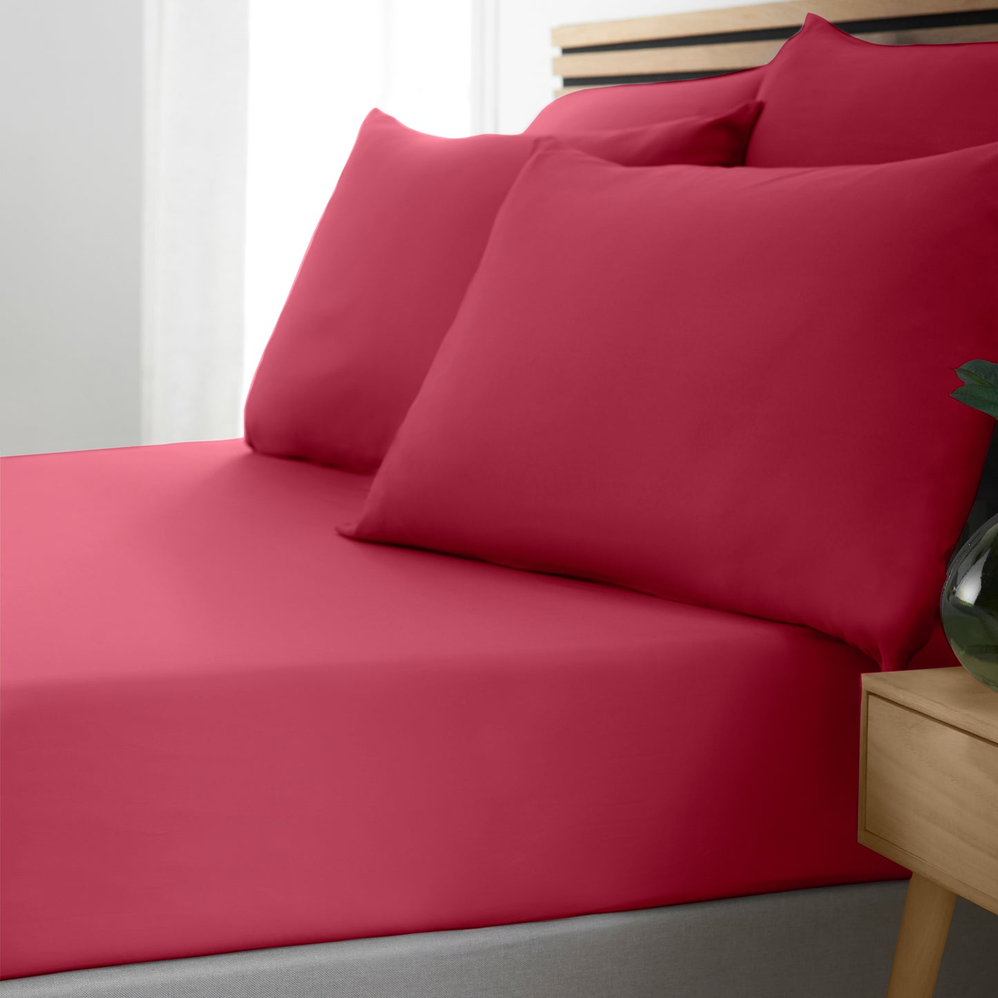 Catherine Lansfield So Soft Non-Iron Fitted Sheet - Hot Pink