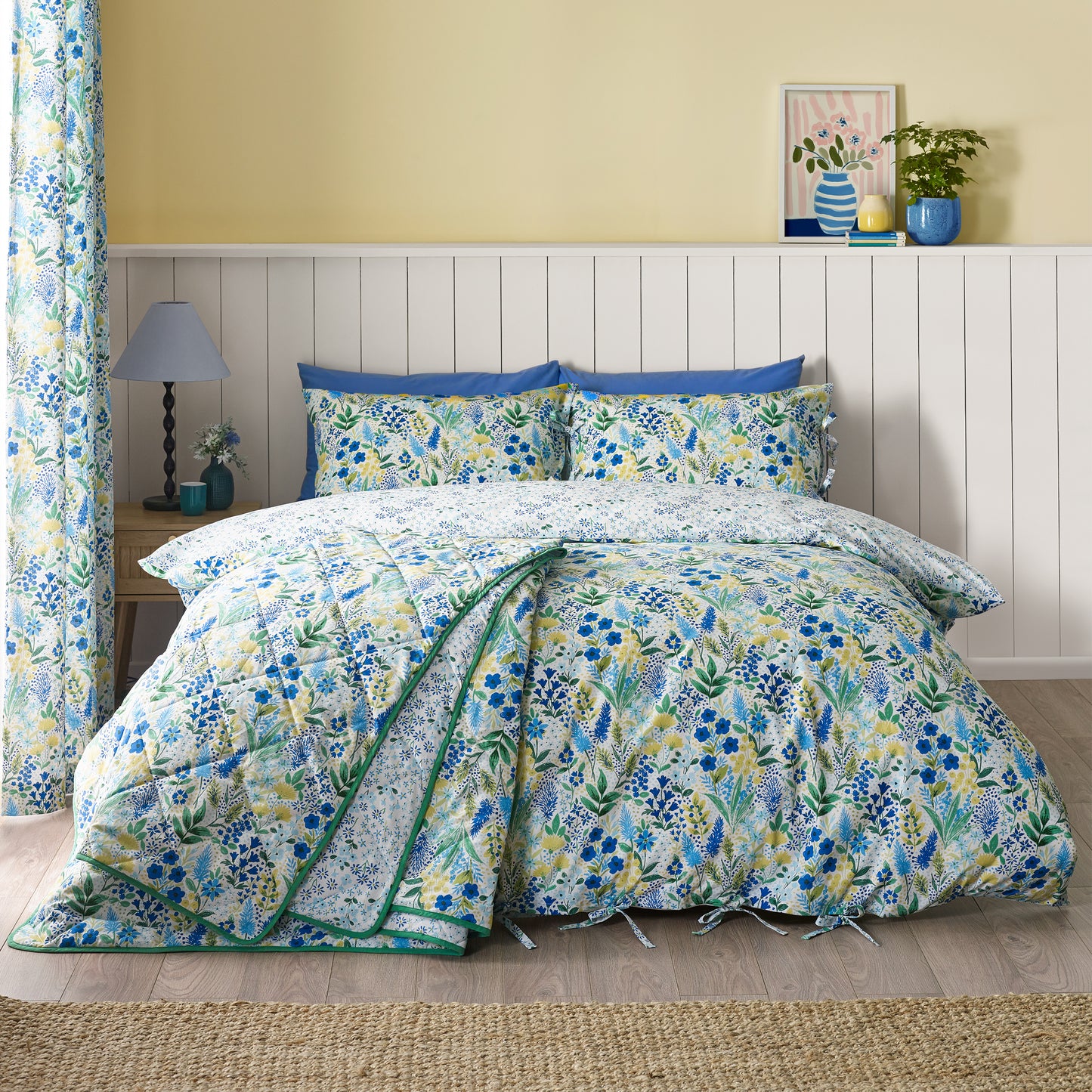 Catherine Lansfield Tilly Floral Bedspread - Blue