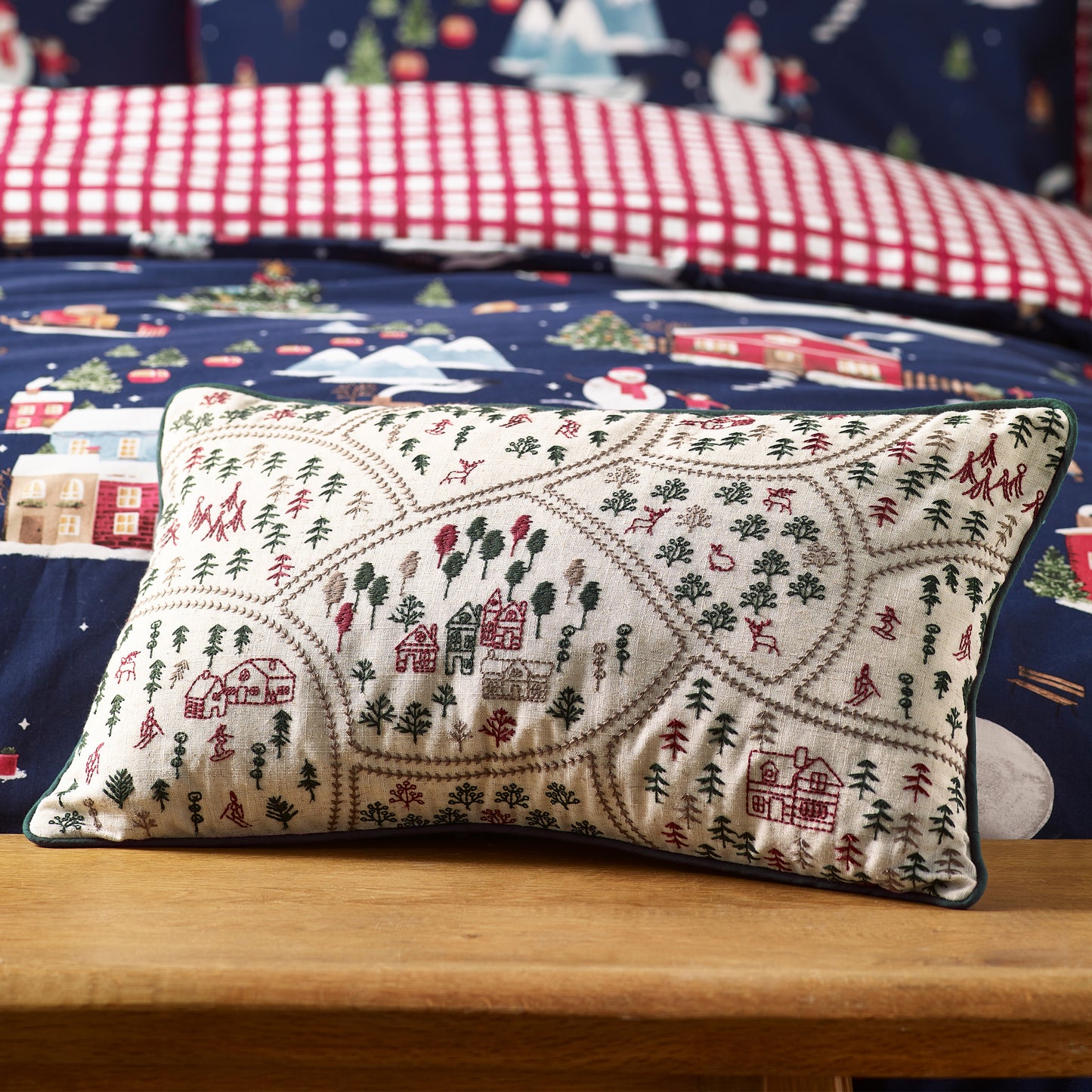 Catherine Lansfield Christmas Ski Village Filled Cushion