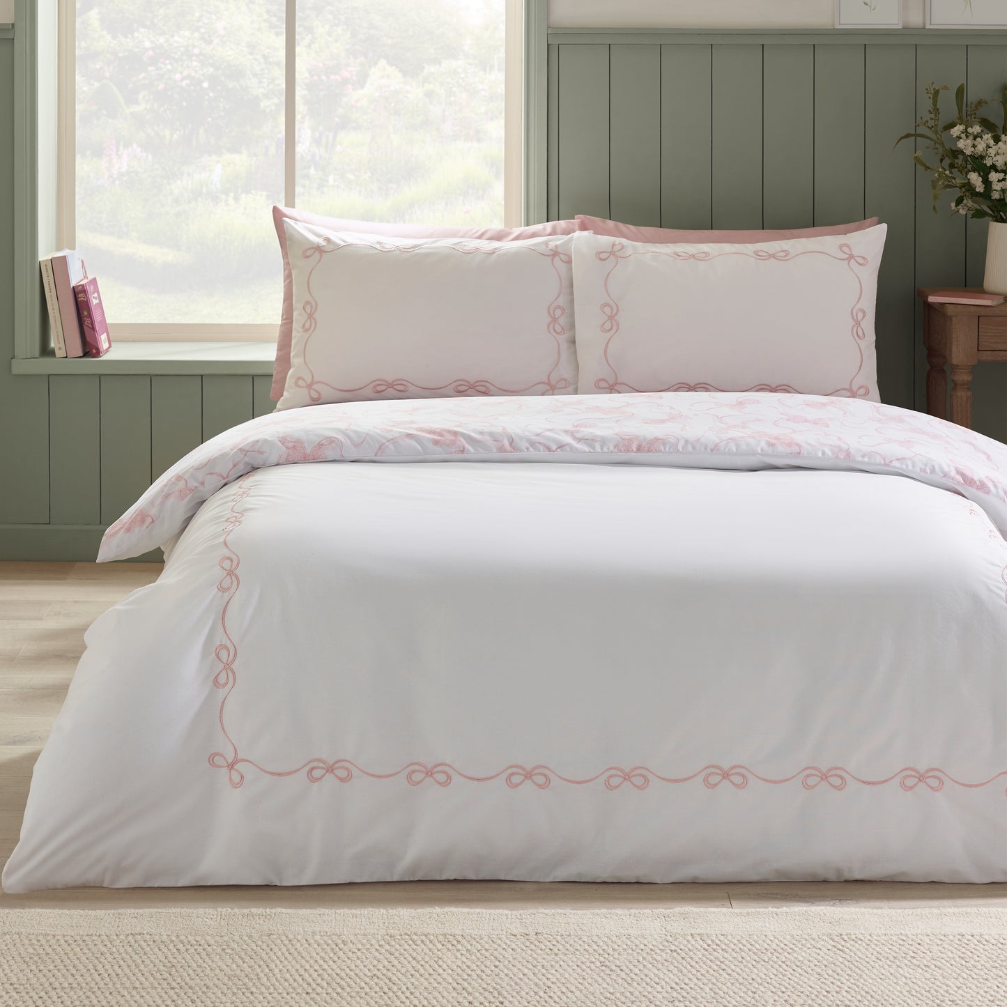 Catherine Lansfield Bow Embroidery Duvet Cover Set