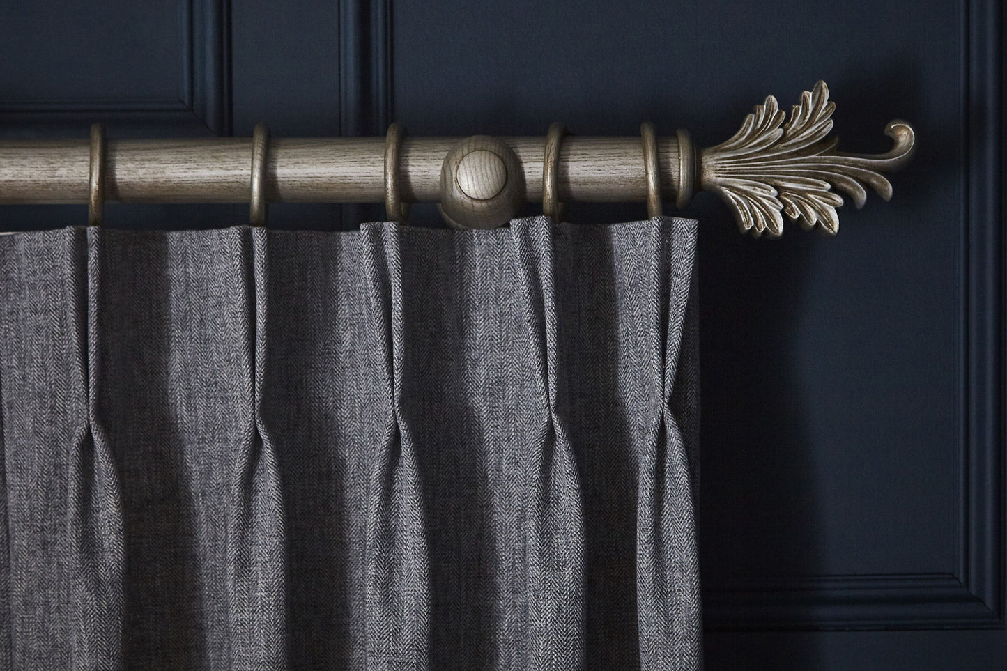 Hallis Ashbridge Tatton 45mm Wooden Curtain Pole - Baroque Silver