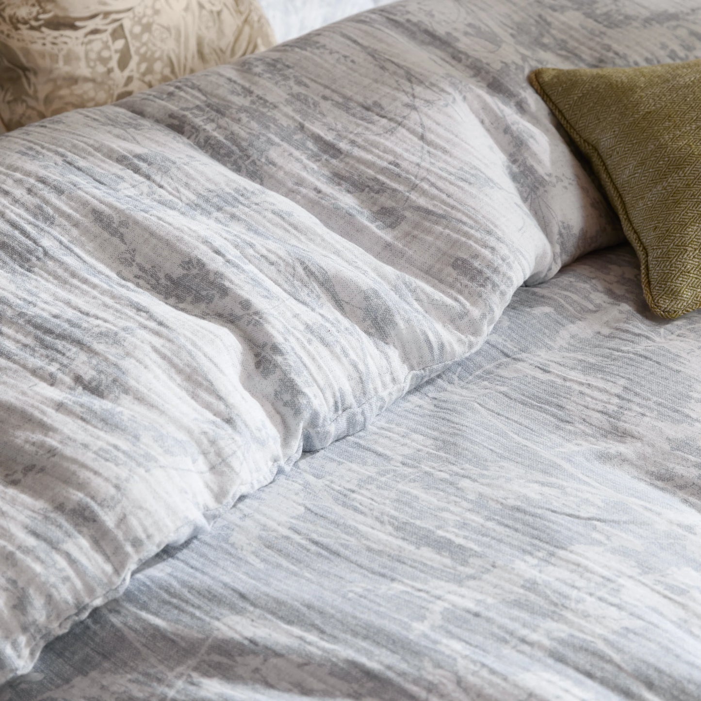 Voyage Maison Braeflower Duvet Cover Set - Chambray