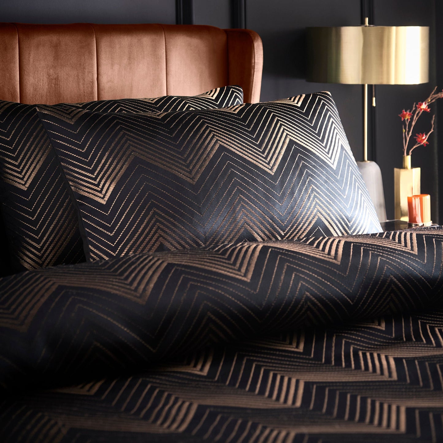 Laurence Llewelyn-Bowen Cocktail Duvet Cover Set - Black