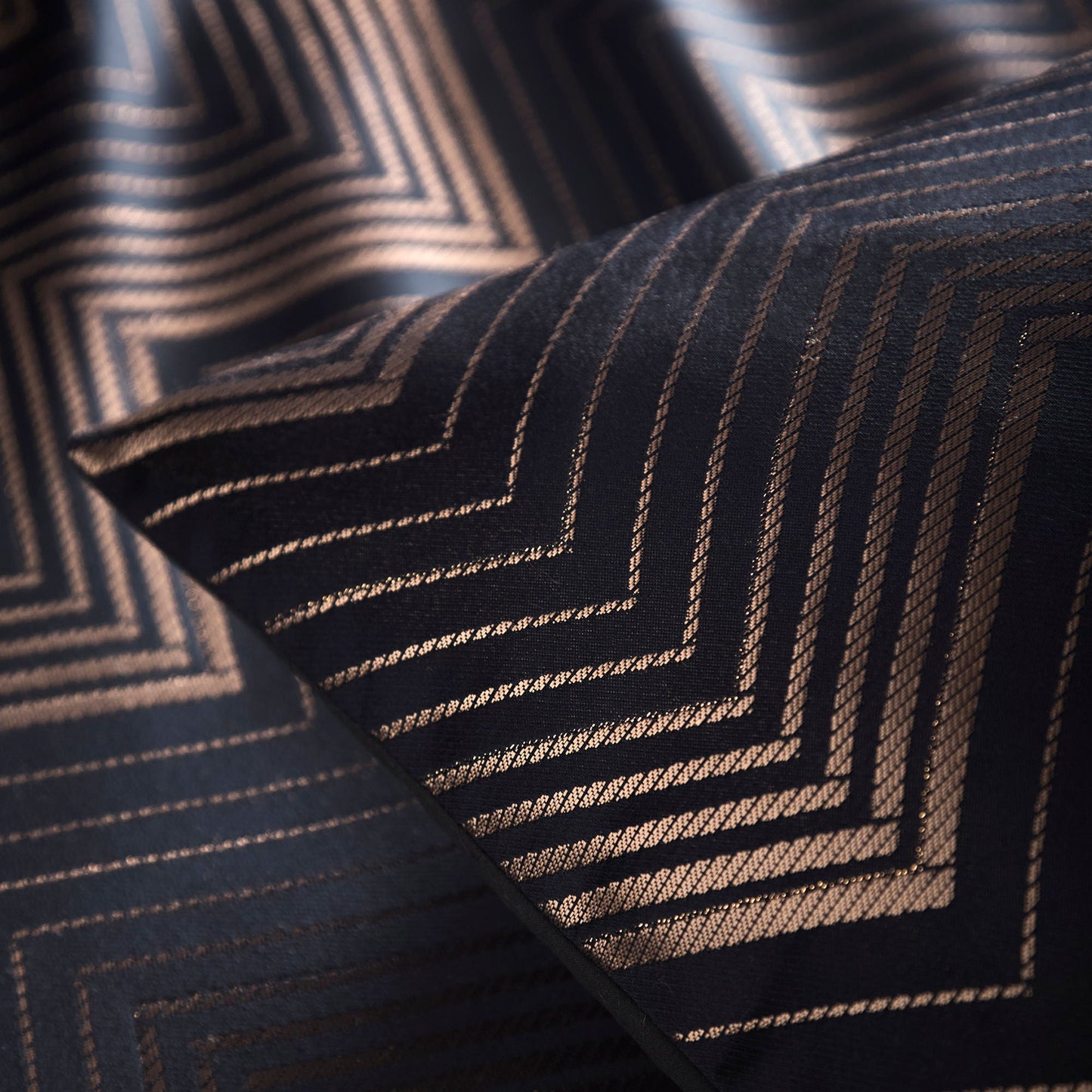 Laurence Llewelyn-Bowen Cocktail Duvet Cover Set - Black