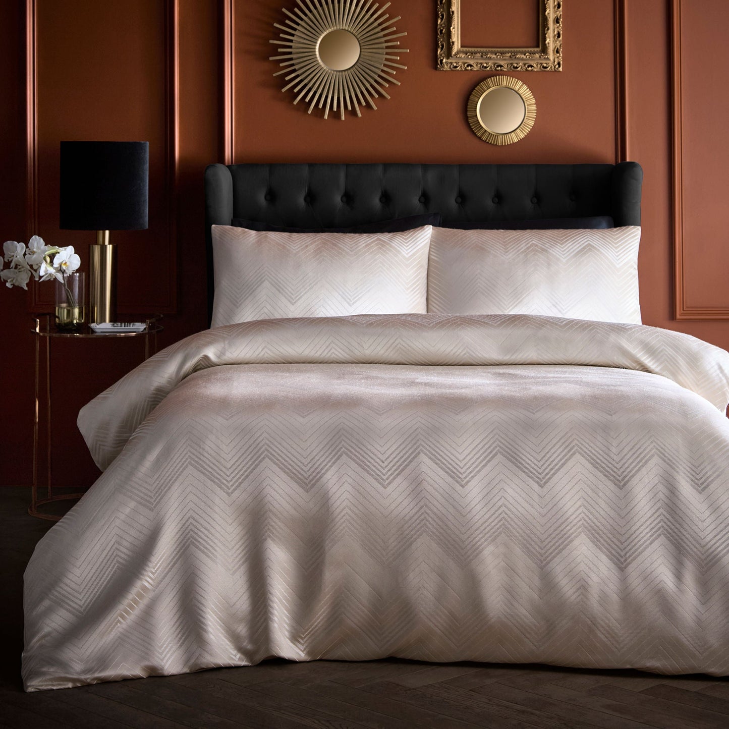 Laurence Llewelyn-Bowen Cocktail Duvet Cover Set - Ivory