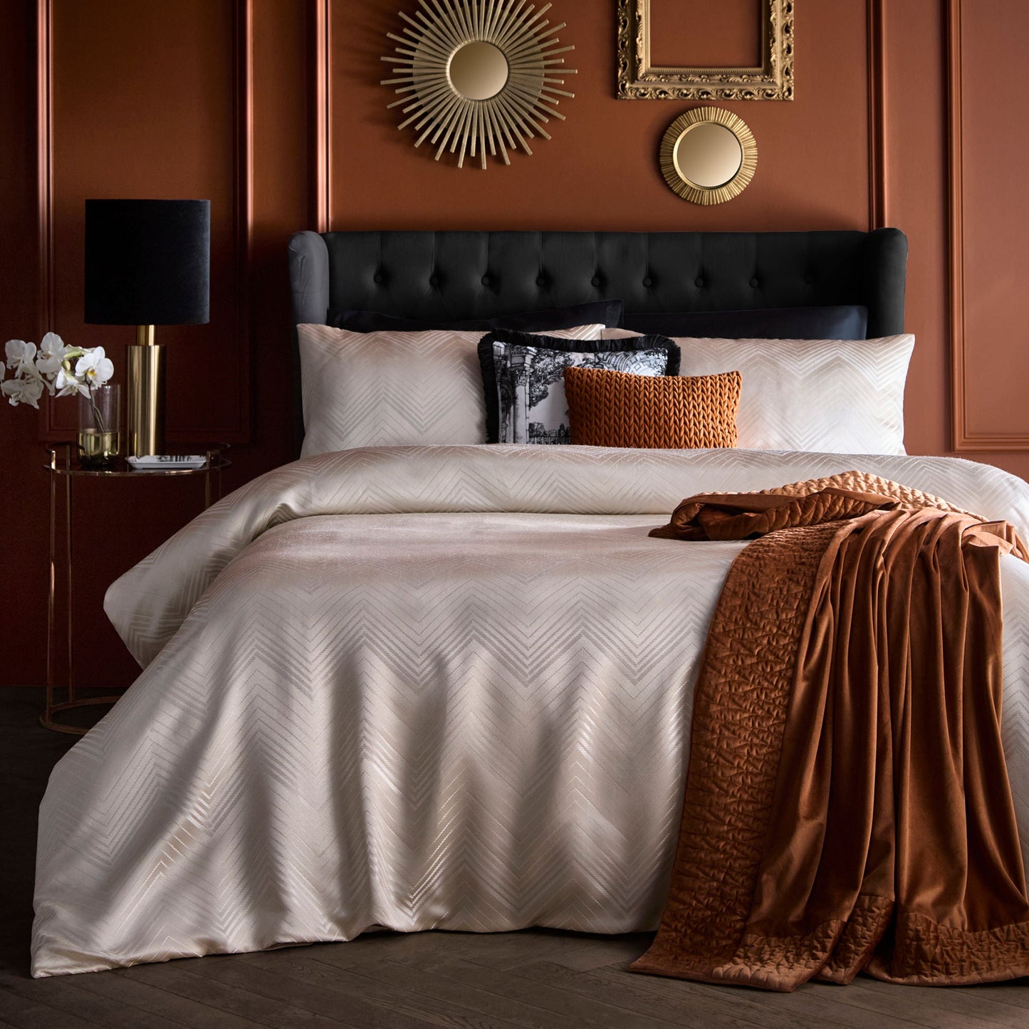 Laurence Llewelyn-Bowen Cocktail Duvet Cover Set - Ivory
