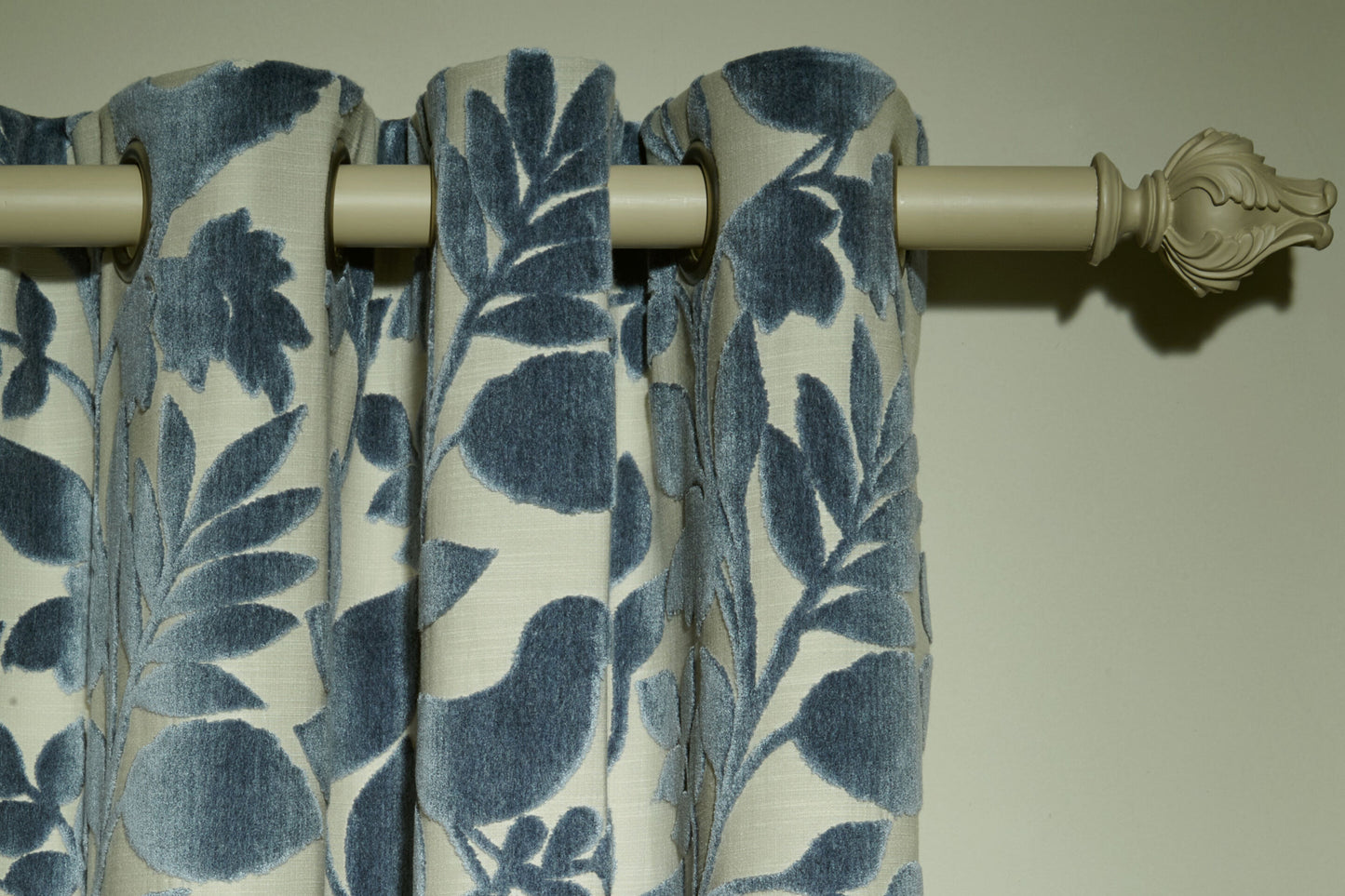 Hallis Museum Vienna 35mm Wooden Curtain Pole - Antique White