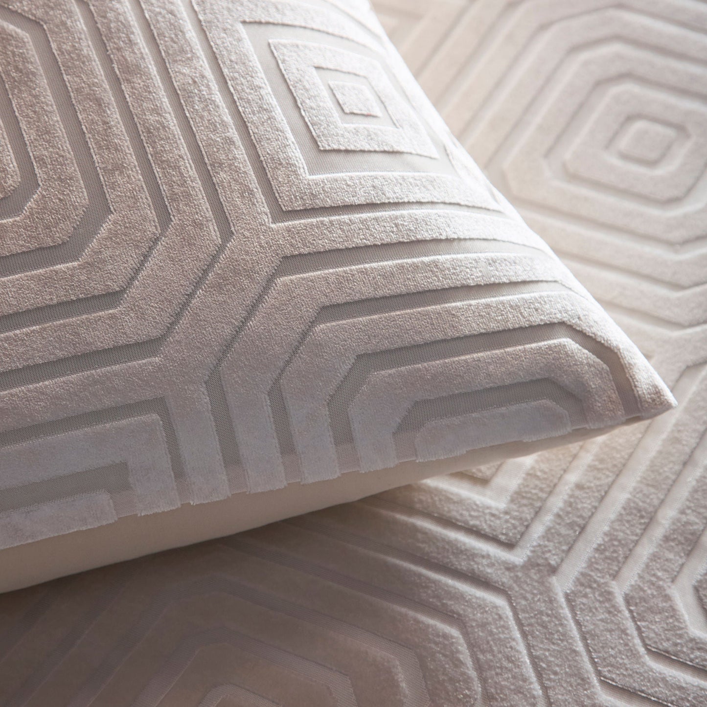 Laurence Llewelyn-Bowen Emile Duvet Cover Set - Cream