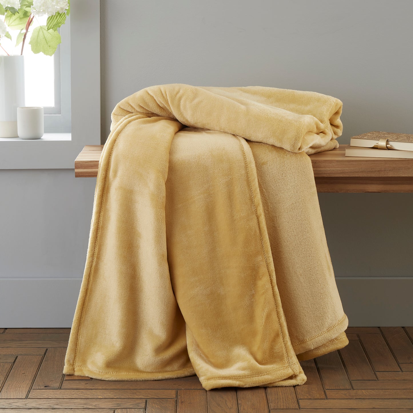 Catherine Lansfield Raschel Velvet Touch Throw - Ochre