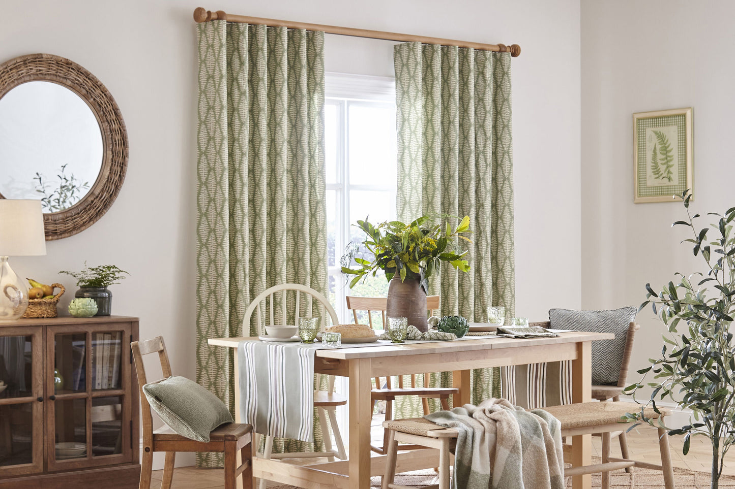 Hallis Eden Ellipse 35mm Wooden Curtain Pole - Natural Ash