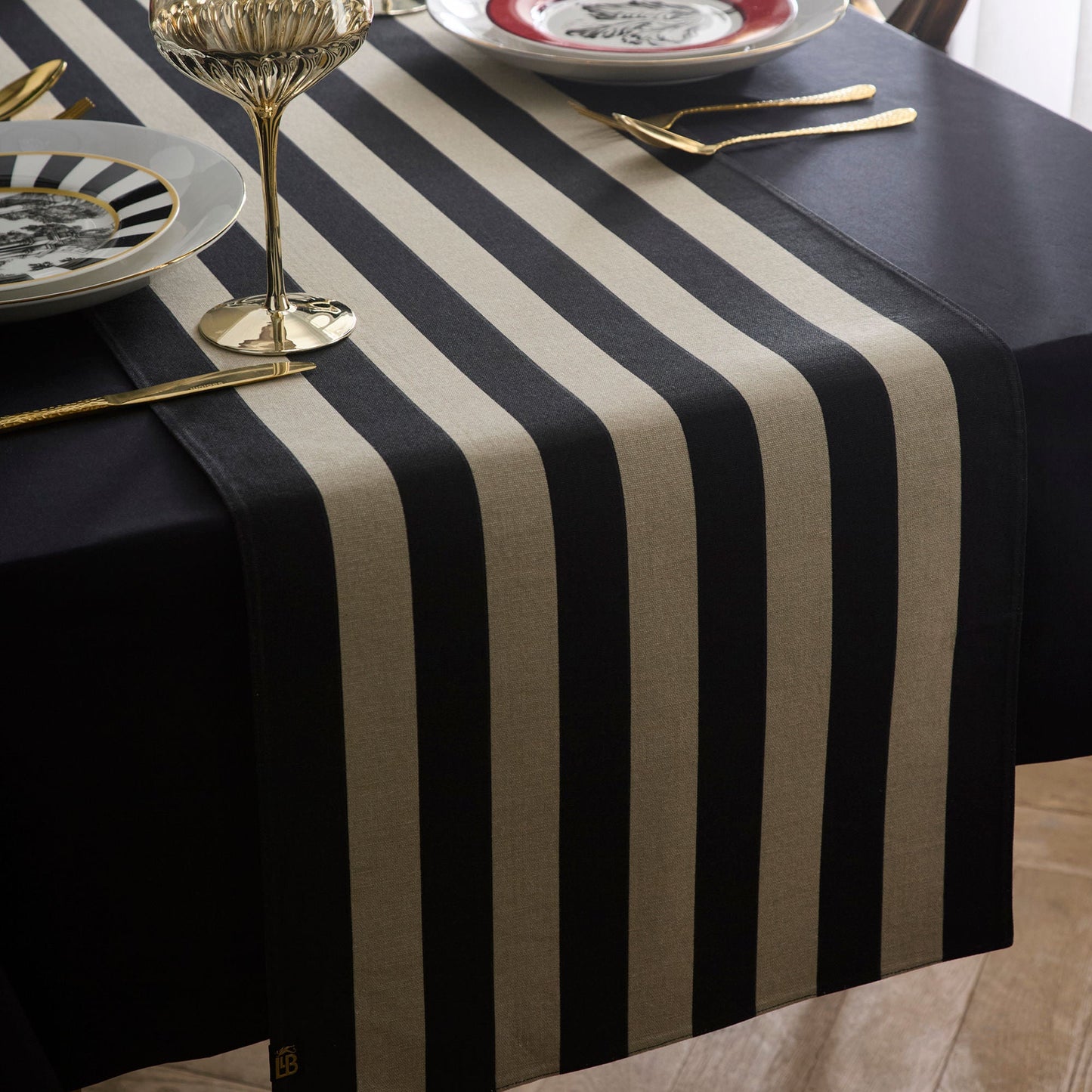 Laurence Llewelyn-Bowen Festivo Table Runner - Red