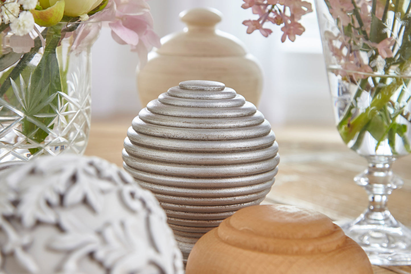 Hallis Modern Country Floral Ball 45mm Wooden Curtain Pole Finial - Pearl