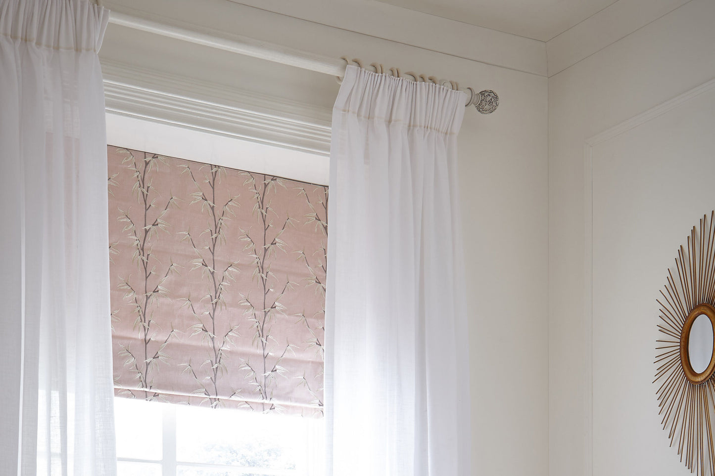 Hallis Modern Country Floral Ball 45mm Wooden Curtain Pole - Brushed Ivory