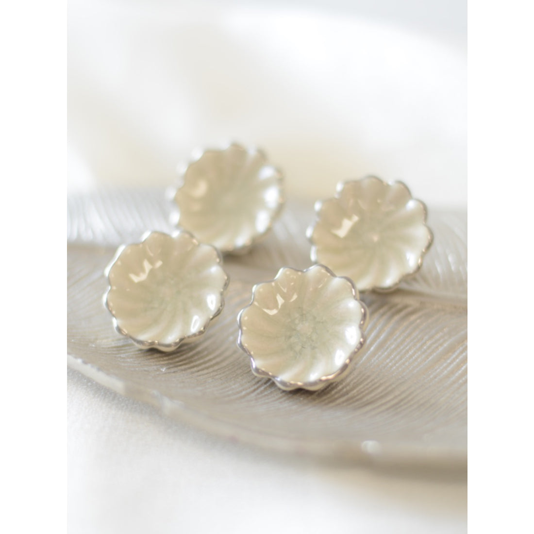 Laura Ashley Scalloped Drawer Pulls (Pack of 4) - Off White & Silver