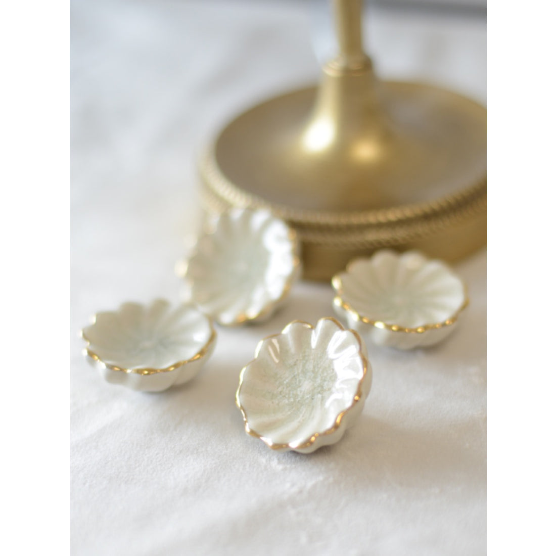 Laura Ashley Scalloped Drawer Pulls (Pack of 4) - Off White & Gold