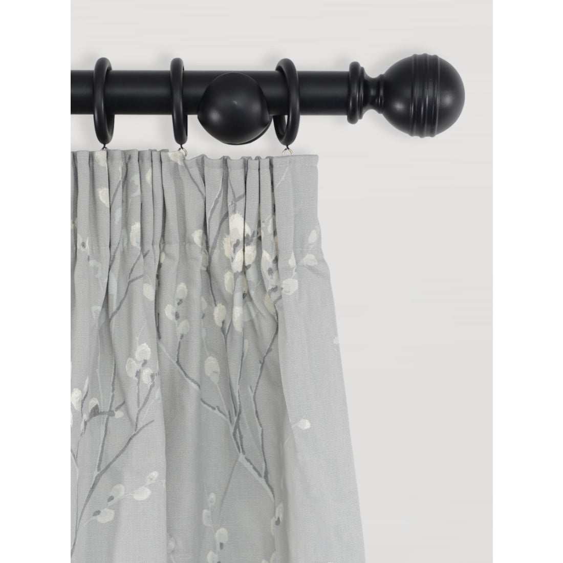 Laura Ashley Ribbed Ball 35mm Wooden Curtain Pole - Black