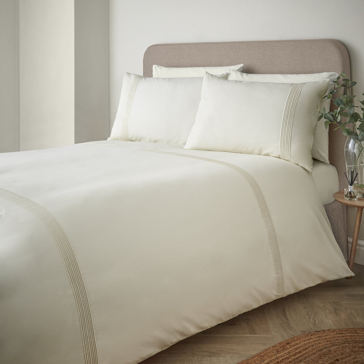 Catherine Lansfield Pintuck Easy Iron Percale Duvet Cover Set - Cream