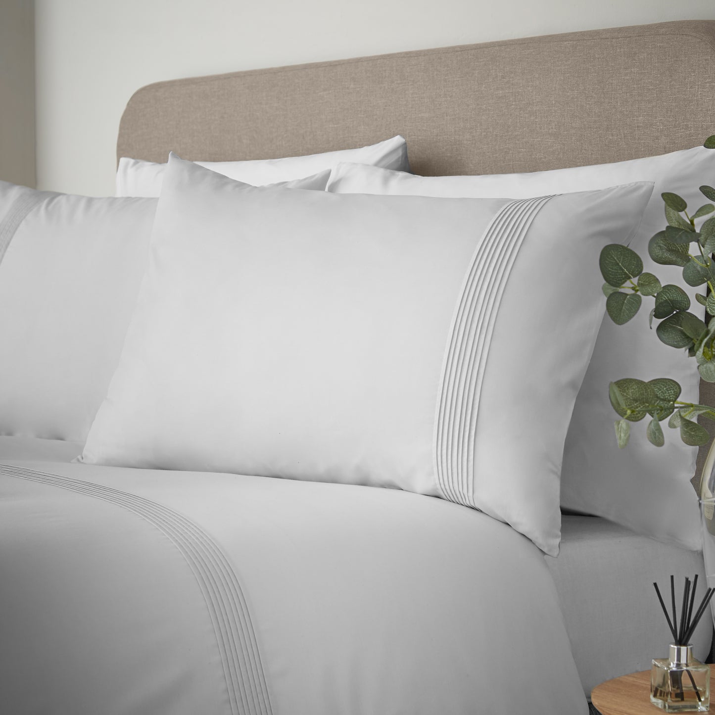 Catherine Lansfield Pintuck Easy Iron Percale Duvet Cover Set - White