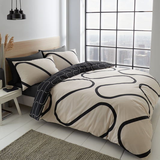 Catherine Lansfield Linear Curve Geometric Duvet Cover Set - Black