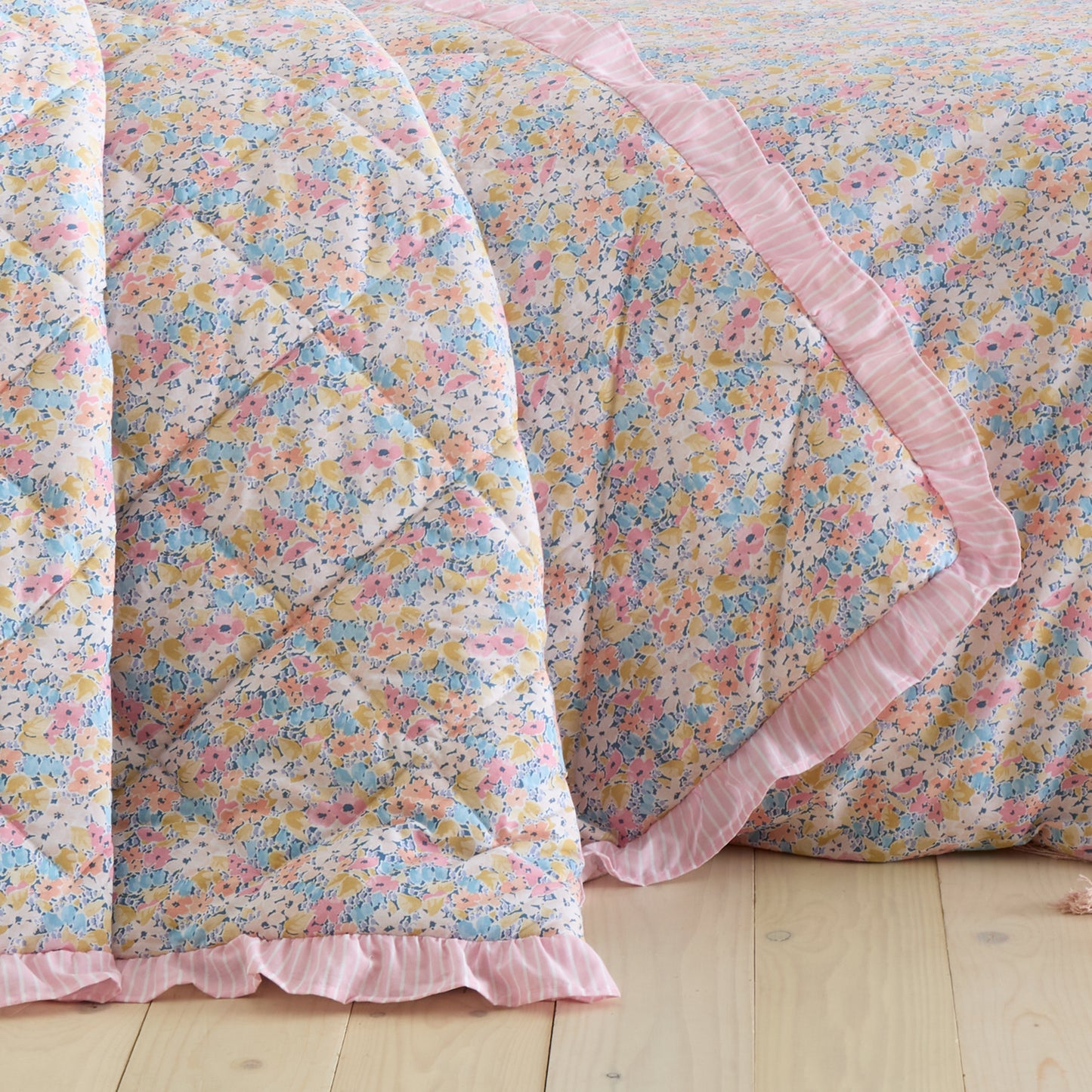 Catherine Lansfield Darcy Floral Bedspread