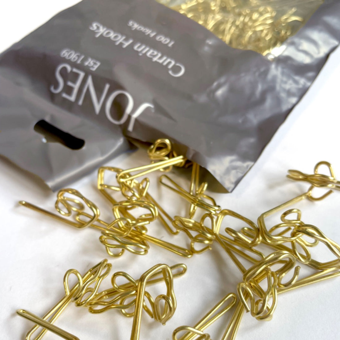 Jones Brass Plated Metal Curtain Hooks (Pack of 100)