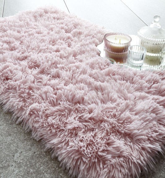 Catherine Lansfield Cuddly Bath Mat - Blush