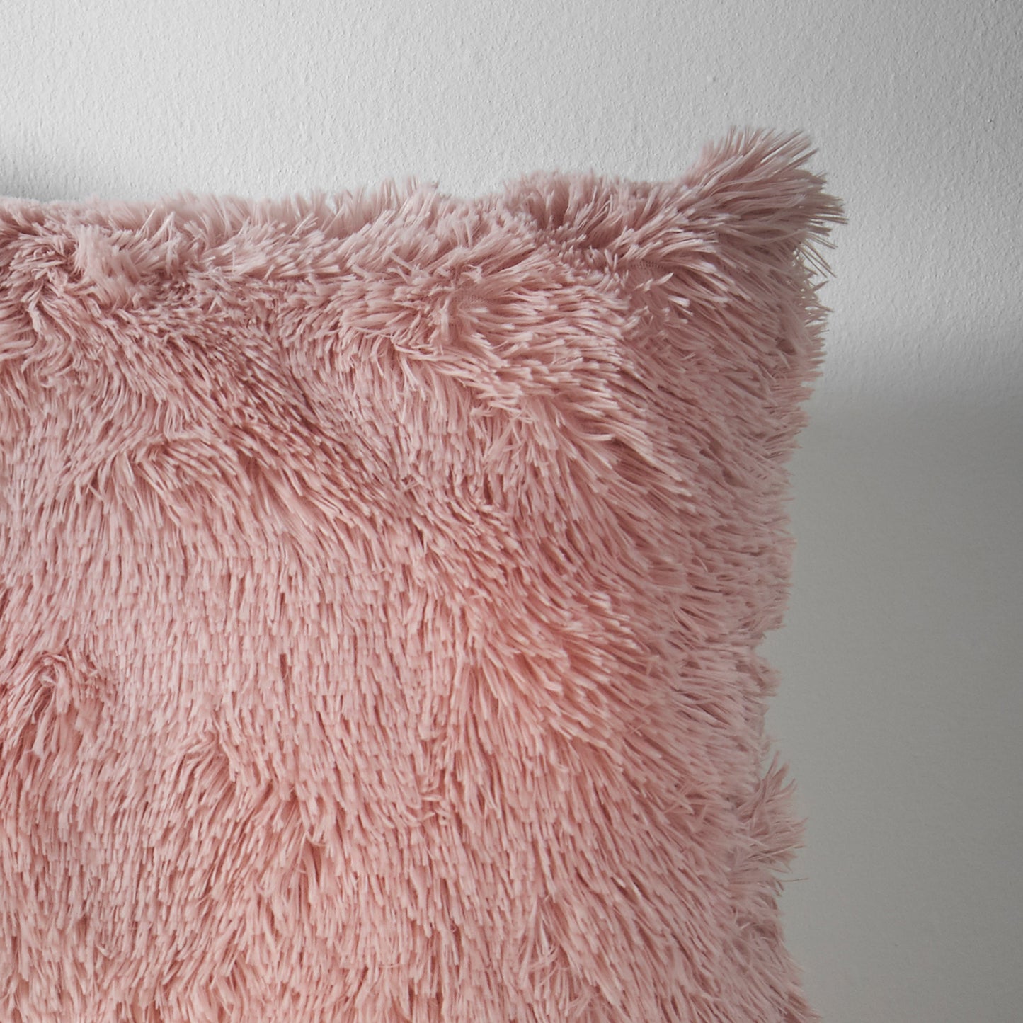 Catherine Lansfield Cuddly Filled Cushion - Blush