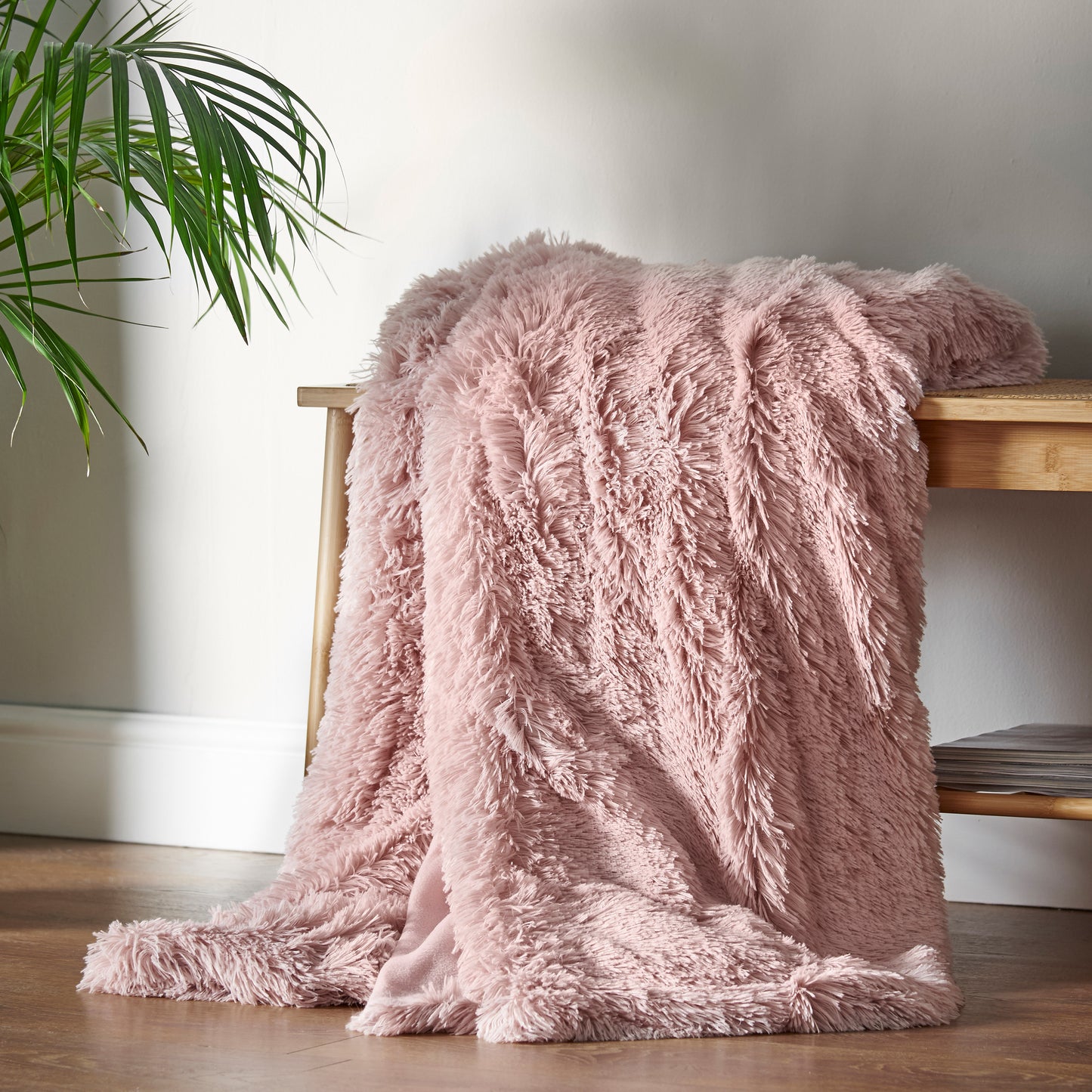Catherine Lansfield Cuddly Throw - Blush