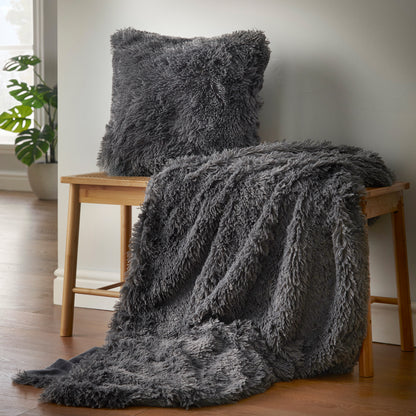 Catherine Lansfield Cuddly Throw - Charcoal